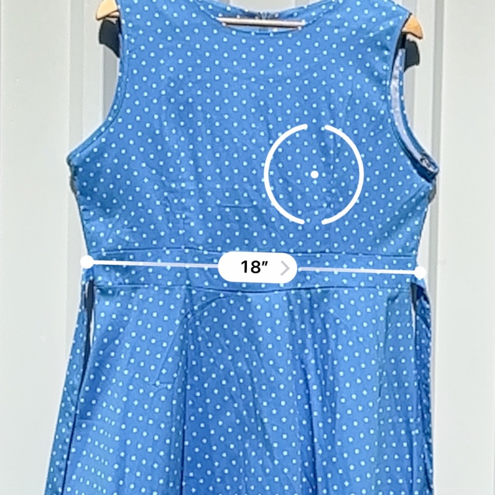 Sleeveless flare dress - Picture 7 of 9